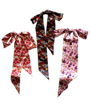 Load image into Gallery viewer, PREORDER Maneki neko ribbon scarf