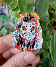 Load image into Gallery viewer, 3 GEISHAS PIN